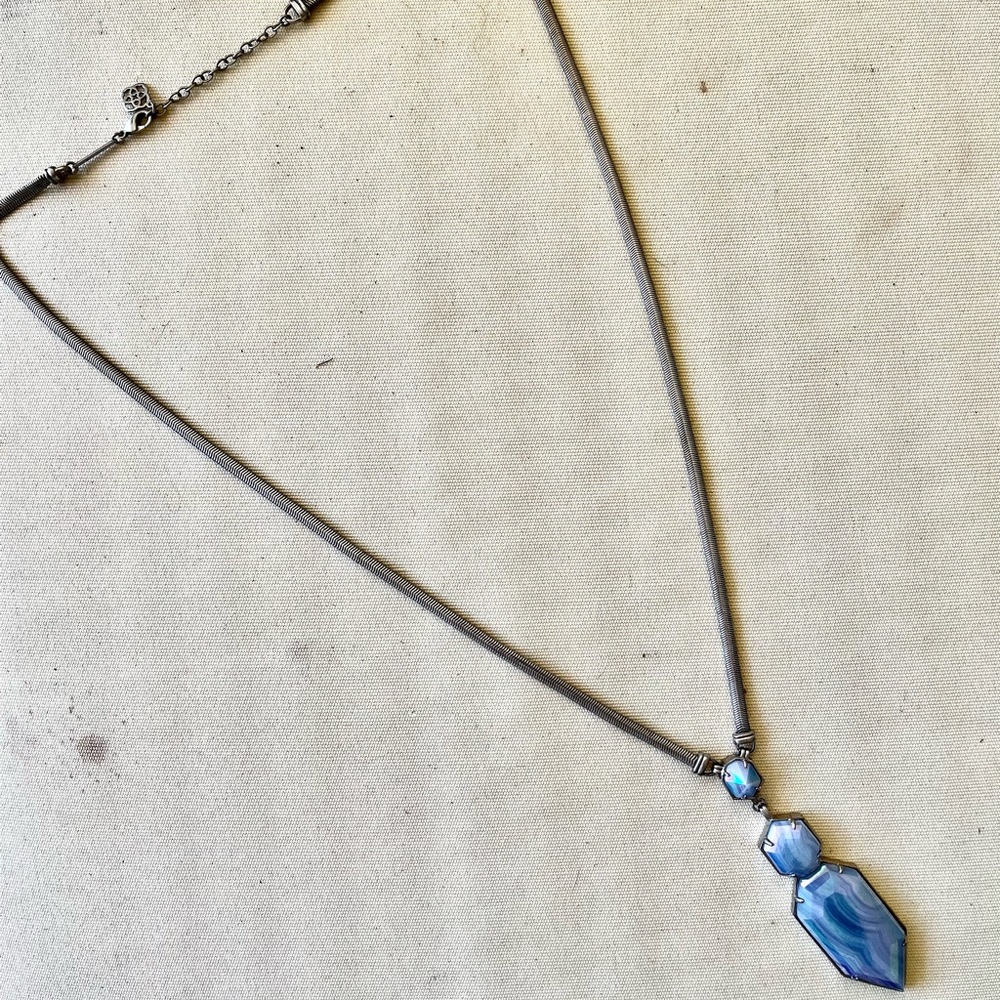 Kendra Scott necklace